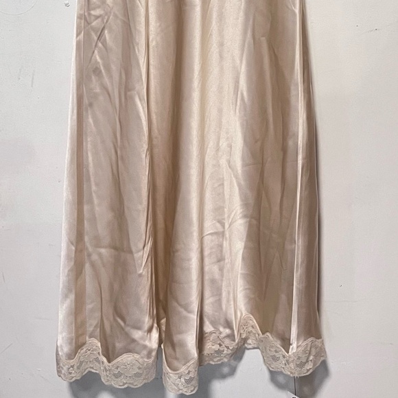 **SOLD** **SOLD** NEW NWT Reformation FlorenceSilk Dress - Picture 6 of 6